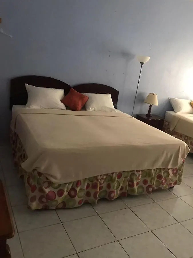 Tropical Court Hotel Montego Bay