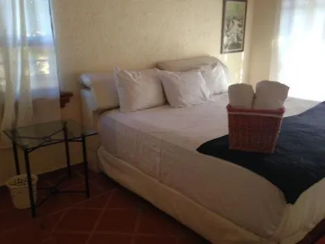Tropical Court Hotel Montego Bay
